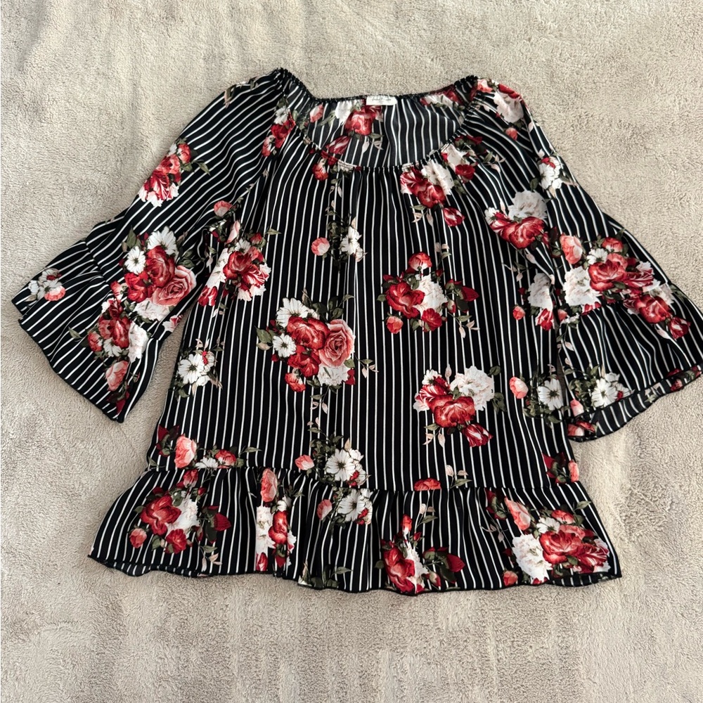 Free Kisses Floral Striped Women's Top 1X